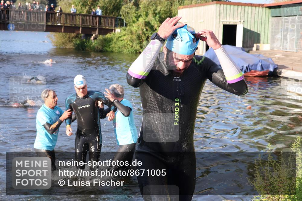 31.08.2025 - Elbe Triathlon Hamburg Luisa Fischer http://msf.ph/oto/8671005 31.08.2025 08:28:27 Schwimmen 186, 196, 206 meine-sportfotos.de