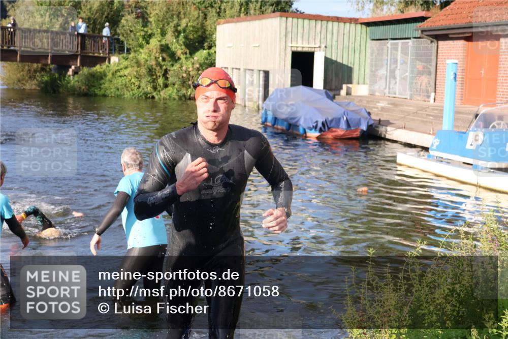31.08.2025 - Elbe Triathlon Hamburg Luisa Fischer http://msf.ph/oto/8671058 31.08.2025 08:28:37 Schwimmen 186, 205 meine-sportfotos.de