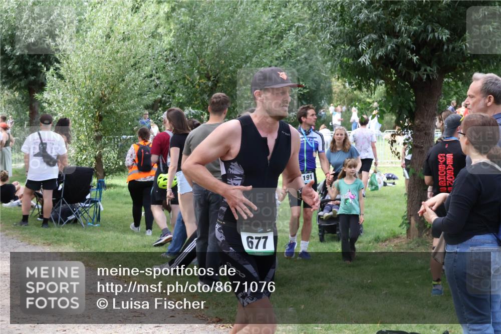 31.08.2025 - Elbe Triathlon Hamburg Luisa Fischer http://msf.ph/oto/8671076 31.08.2025 11:55:01 Laufen 191, 677 meine-sportfotos.de
