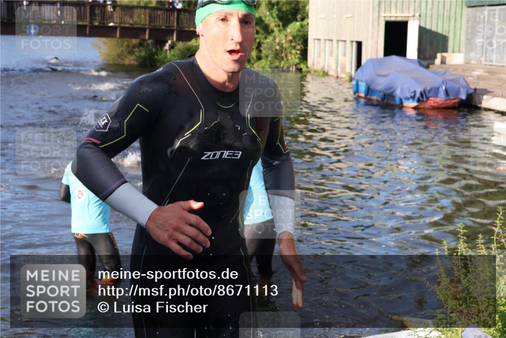 31.08.2025 - Elbe Triathlon Hamburg Luisa Fischer http://msf.ph/oto/8671113 31.08.2025 08:29:46 Schwimmen 190, 229, 238 meine-sportfotos.de