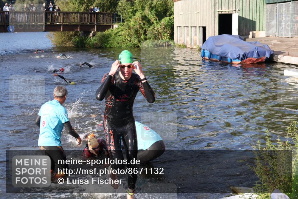 31.08.2025 - Elbe Triathlon Hamburg Luisa Fischer http://msf.ph/oto/8671132 31.08.2025 08:29:55 Schwimmen 171, 200, 209, 229, 232, 238 meine-sportfotos.de