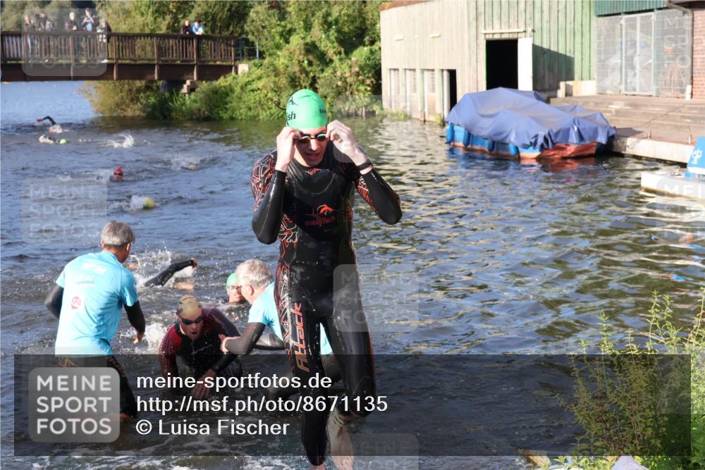 31.08.2025 - Elbe Triathlon Hamburg Luisa Fischer http://msf.ph/oto/8671135 31.08.2025 08:29:56 Schwimmen 171, 200, 209, 229, 232, 238 meine-sportfotos.de