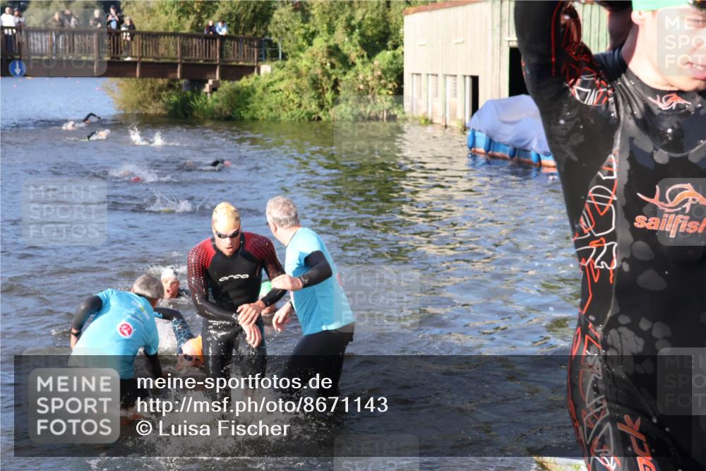 31.08.2025 - Elbe Triathlon Hamburg Luisa Fischer http://msf.ph/oto/8671143 31.08.2025 08:29:57 Schwimmen 171, 200, 209, 232, 238 meine-sportfotos.de