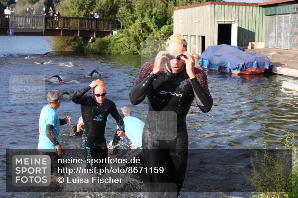 31.08.2025 - Elbe Triathlon Hamburg Luisa Fischer http://msf.ph/oto/8671159 31.08.2025 08:29:59 Schwimmen 171, 200, 209, 232, 238 meine-sportfotos.de