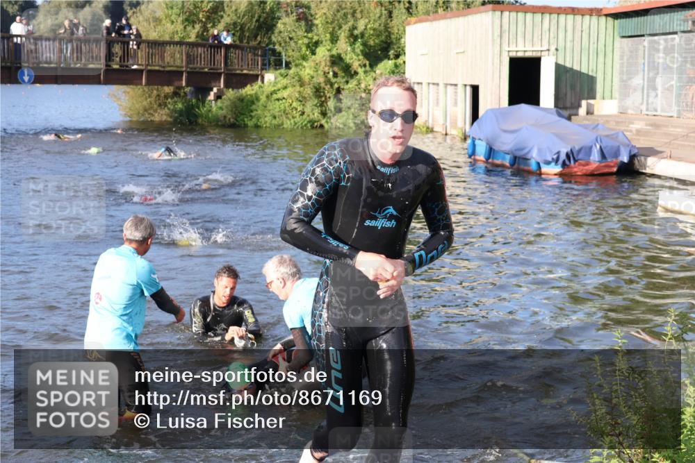 31.08.2025 - Elbe Triathlon Hamburg Luisa Fischer http://msf.ph/oto/8671169 31.08.2025 08:30:00 Schwimmen 171, 200, 209, 232 meine-sportfotos.de