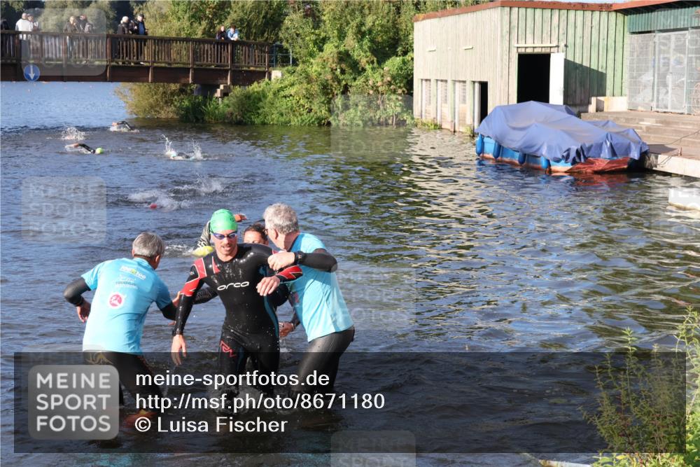 31.08.2025 - Elbe Triathlon Hamburg Luisa Fischer http://msf.ph/oto/8671180 31.08.2025 08:30:01 Schwimmen 171, 200, 209, 232 meine-sportfotos.de