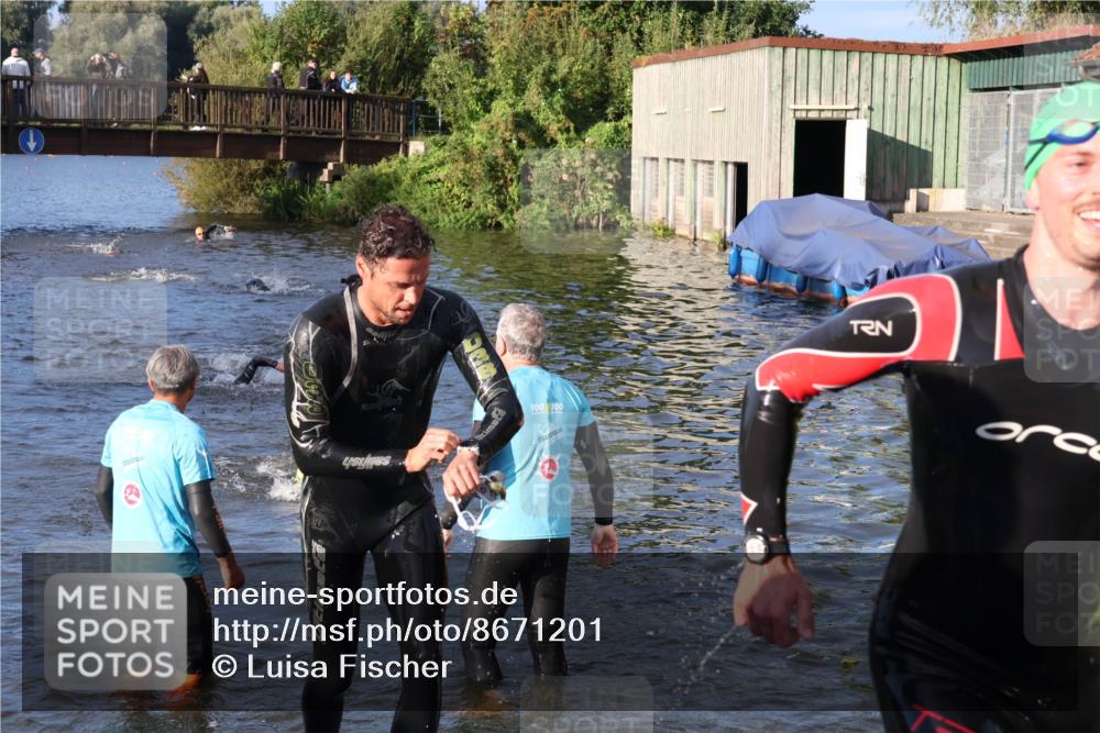 31.08.2025 - Elbe Triathlon Hamburg Luisa Fischer http://msf.ph/oto/8671201 31.08.2025 08:30:04 Schwimmen 171, 172, 200, 232 meine-sportfotos.de