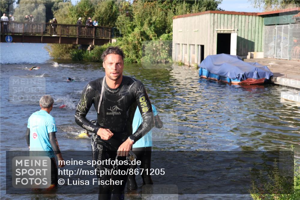 31.08.2025 - Elbe Triathlon Hamburg Luisa Fischer http://msf.ph/oto/8671205 31.08.2025 08:30:05 Schwimmen 172, 200, 232 meine-sportfotos.de