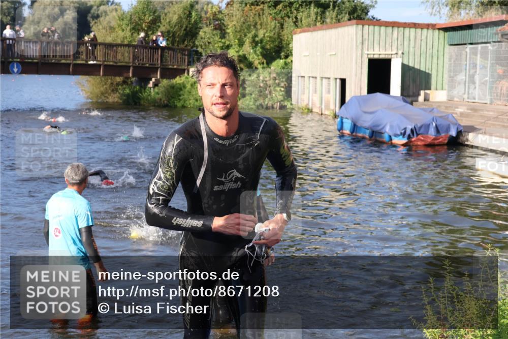 31.08.2025 - Elbe Triathlon Hamburg Luisa Fischer http://msf.ph/oto/8671208 31.08.2025 08:30:05 Schwimmen 172, 200, 232 meine-sportfotos.de