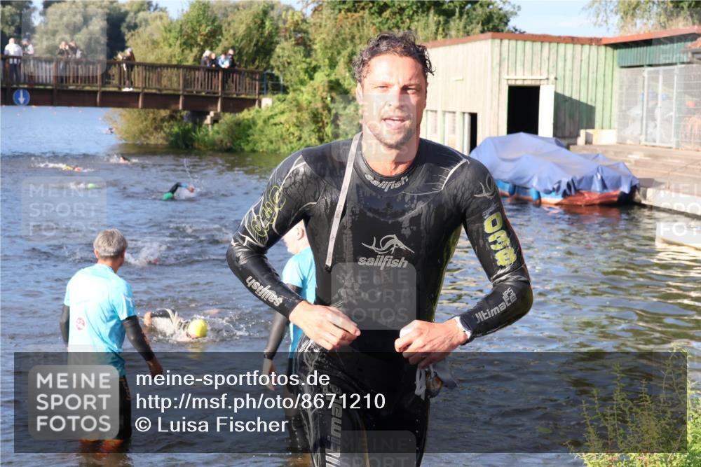 31.08.2025 - Elbe Triathlon Hamburg Luisa Fischer http://msf.ph/oto/8671210 31.08.2025 08:30:05 Schwimmen 172, 200, 232 meine-sportfotos.de