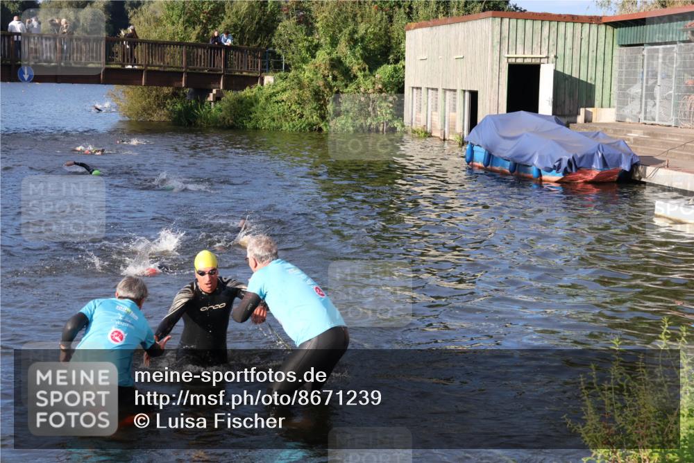 31.08.2025 - Elbe Triathlon Hamburg Luisa Fischer http://msf.ph/oto/8671239 31.08.2025 08:30:09 Schwimmen 172, 187, 200 meine-sportfotos.de