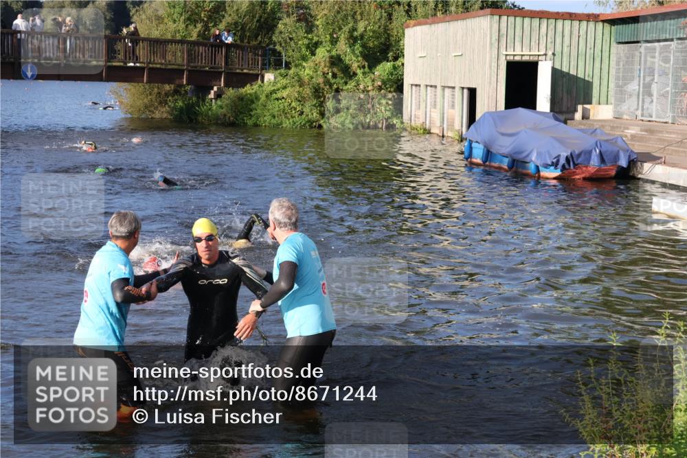 31.08.2025 - Elbe Triathlon Hamburg Luisa Fischer http://msf.ph/oto/8671244 31.08.2025 08:30:09 Schwimmen 172, 187, 200 meine-sportfotos.de