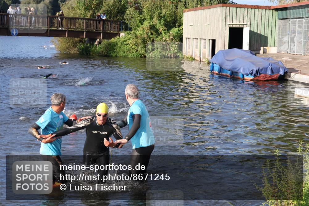 31.08.2025 - Elbe Triathlon Hamburg Luisa Fischer http://msf.ph/oto/8671245 31.08.2025 08:30:10 Schwimmen 172, 187, 242 meine-sportfotos.de
