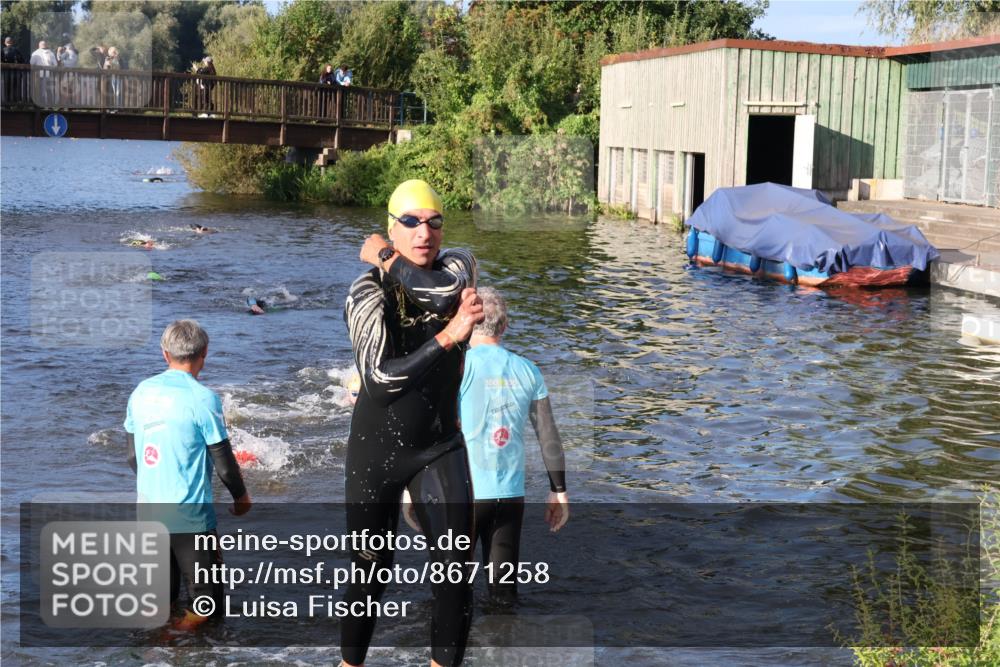 31.08.2025 - Elbe Triathlon Hamburg Luisa Fischer http://msf.ph/oto/8671258 31.08.2025 08:30:11 Schwimmen 172, 187, 242 meine-sportfotos.de