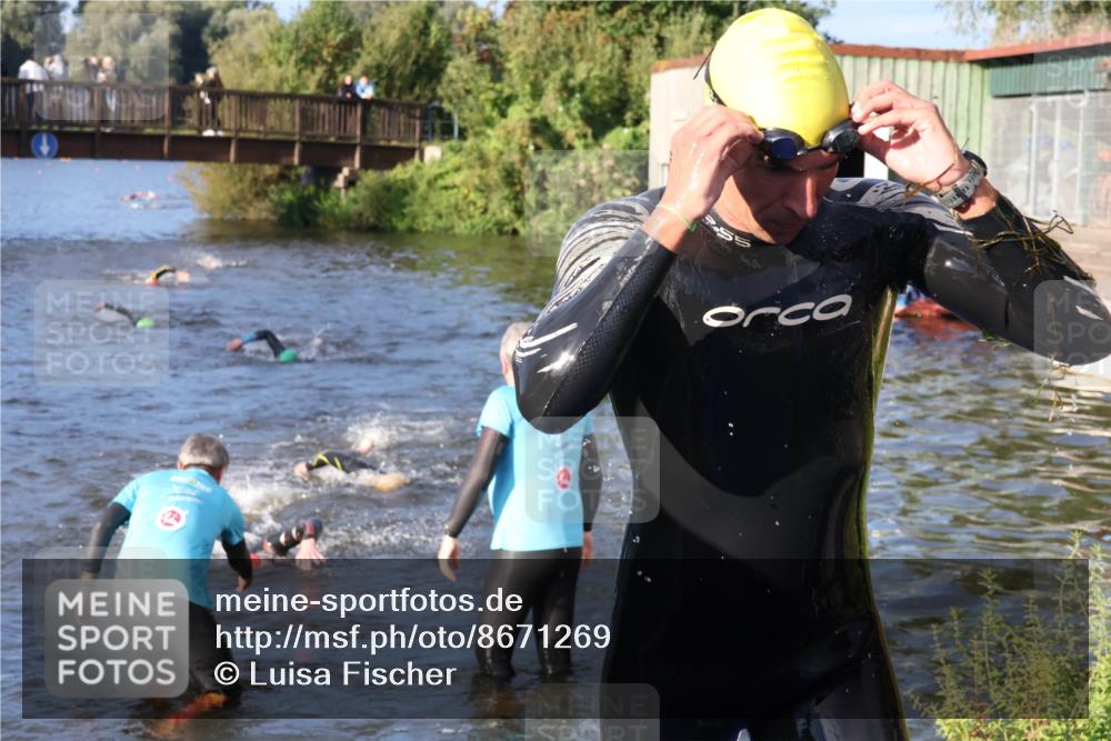 31.08.2025 - Elbe Triathlon Hamburg Luisa Fischer http://msf.ph/oto/8671269 31.08.2025 08:30:12 Schwimmen 172, 187, 242 meine-sportfotos.de
