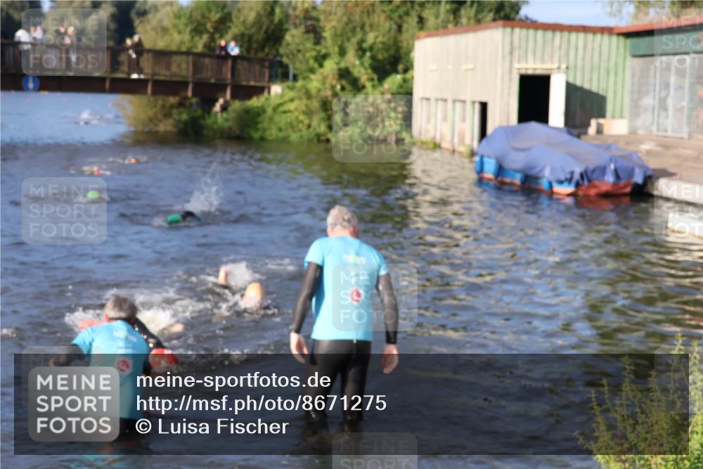 31.08.2025 - Elbe Triathlon Hamburg Luisa Fischer http://msf.ph/oto/8671275 31.08.2025 08:30:13 Schwimmen 172, 187, 242 meine-sportfotos.de