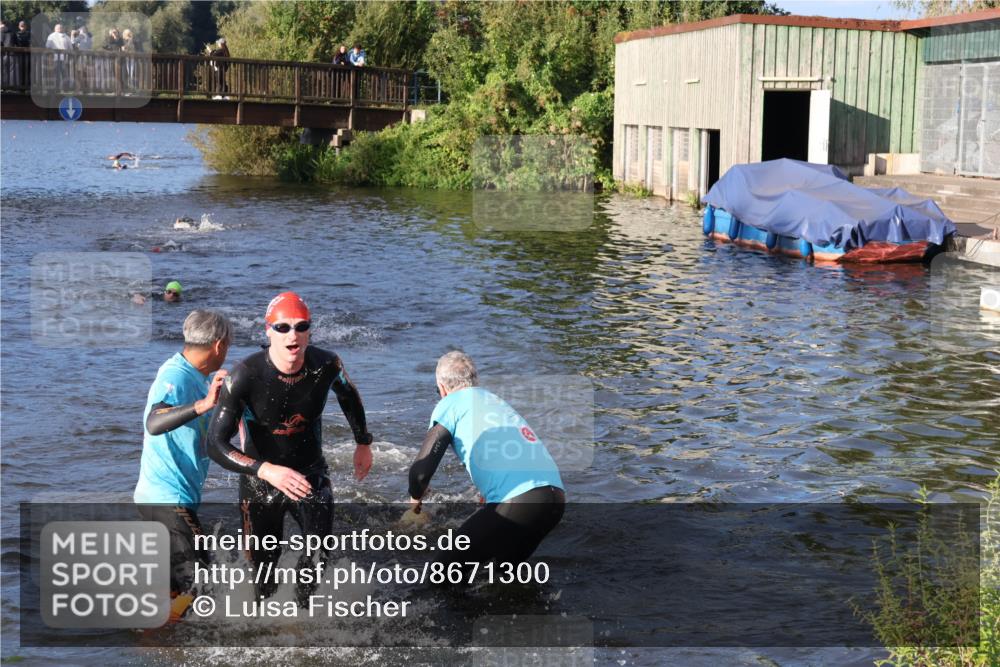 31.08.2025 - Elbe Triathlon Hamburg Luisa Fischer http://msf.ph/oto/8671300 31.08.2025 08:30:16 Schwimmen 172, 187, 242 meine-sportfotos.de