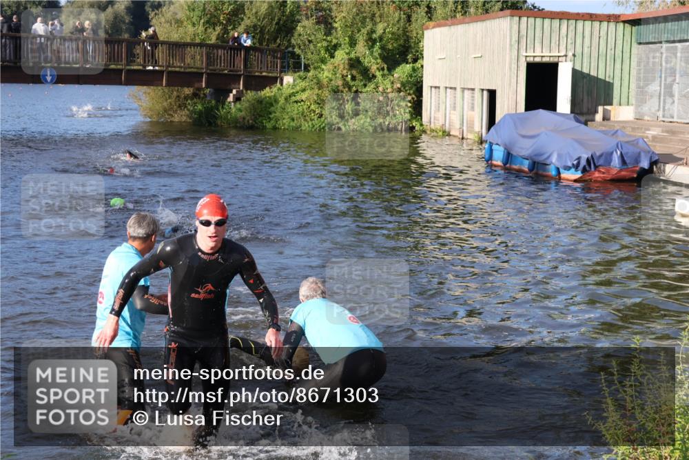 31.08.2025 - Elbe Triathlon Hamburg Luisa Fischer http://msf.ph/oto/8671303 31.08.2025 08:30:17 Schwimmen 187, 242 meine-sportfotos.de