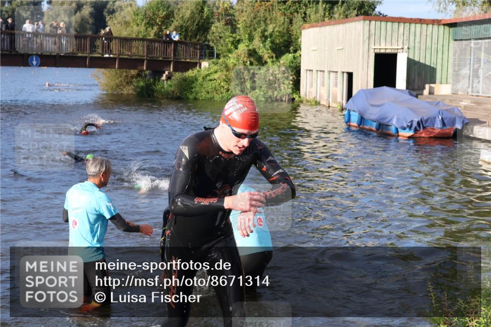 31.08.2025 - Elbe Triathlon Hamburg Luisa Fischer http://msf.ph/oto/8671314 31.08.2025 08:30:18 Schwimmen 187, 242 meine-sportfotos.de