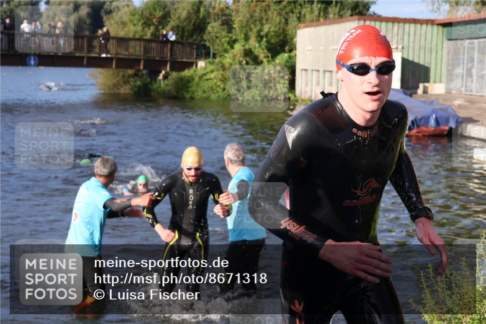 31.08.2025 - Elbe Triathlon Hamburg Luisa Fischer http://msf.ph/oto/8671318 31.08.2025 08:30:19 Schwimmen 187, 223, 242 meine-sportfotos.de