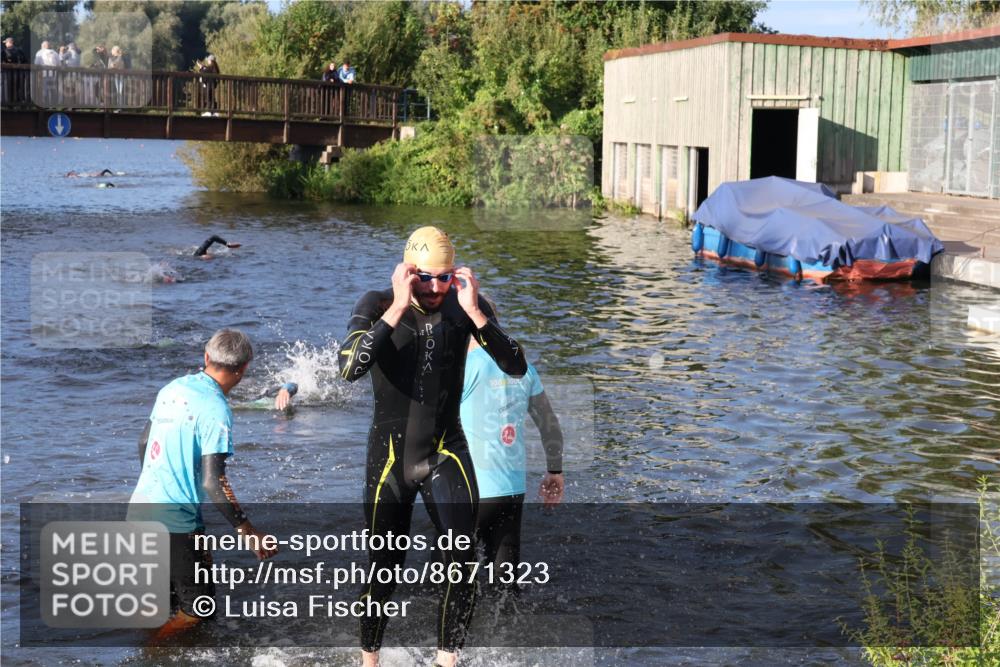 31.08.2025 - Elbe Triathlon Hamburg Luisa Fischer http://msf.ph/oto/8671323 31.08.2025 08:30:19 Schwimmen 187, 223, 242 meine-sportfotos.de