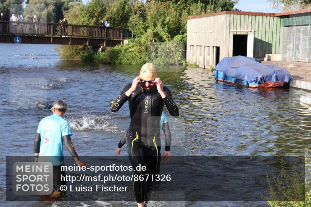31.08.2025 - Elbe Triathlon Hamburg Luisa Fischer http://msf.ph/oto/8671326 31.08.2025 08:30:20 Schwimmen 187, 223, 242 meine-sportfotos.de