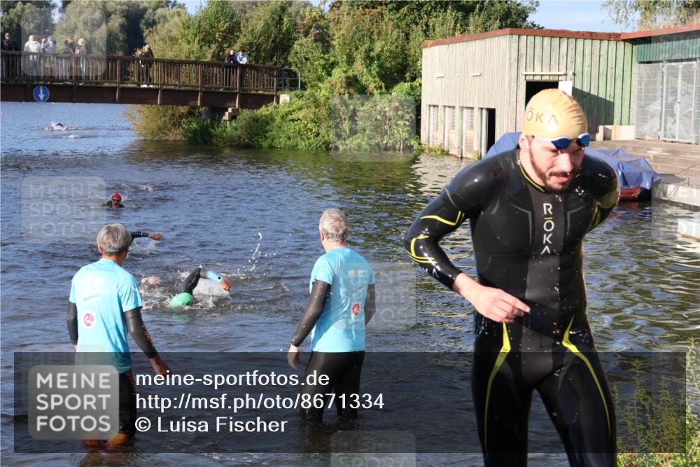 31.08.2025 - Elbe Triathlon Hamburg Luisa Fischer http://msf.ph/oto/8671334 31.08.2025 08:30:21 Schwimmen 187, 223, 242 meine-sportfotos.de