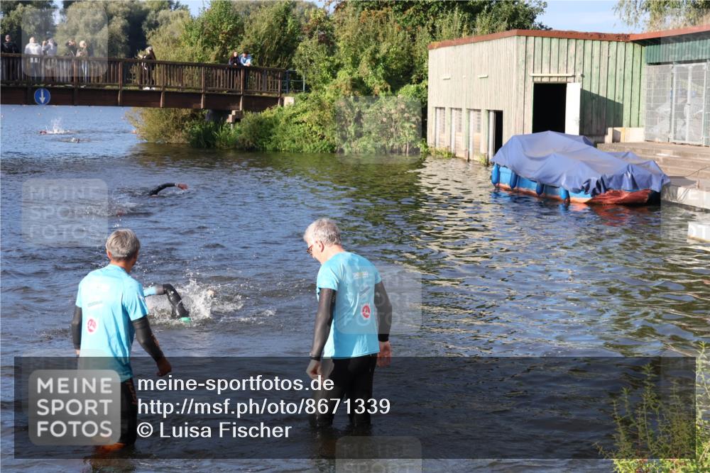 31.08.2025 - Elbe Triathlon Hamburg Luisa Fischer http://msf.ph/oto/8671339 31.08.2025 08:30:21 Schwimmen 187, 223, 242 meine-sportfotos.de