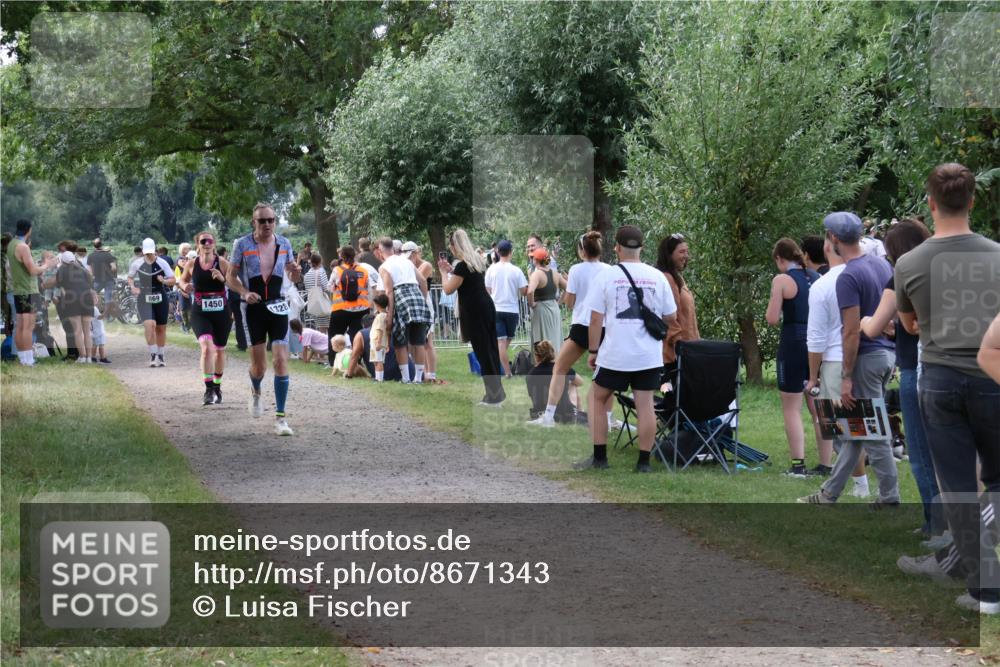 31.08.2025 - Elbe Triathlon Hamburg Luisa Fischer http://msf.ph/oto/8671343 31.08.2025 11:56:27 Laufen 1450, 1328 meine-sportfotos.de
