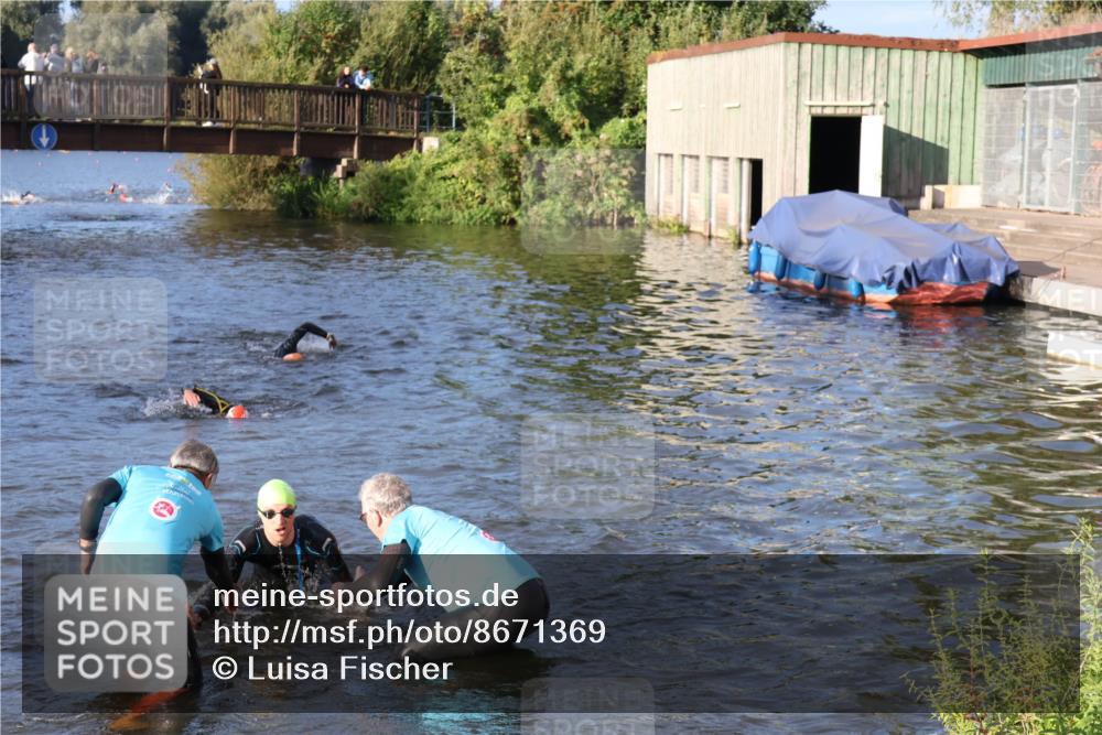 31.08.2025 - Elbe Triathlon Hamburg Luisa Fischer http://msf.ph/oto/8671369 31.08.2025 08:30:31 Schwimmen 220, 223 meine-sportfotos.de