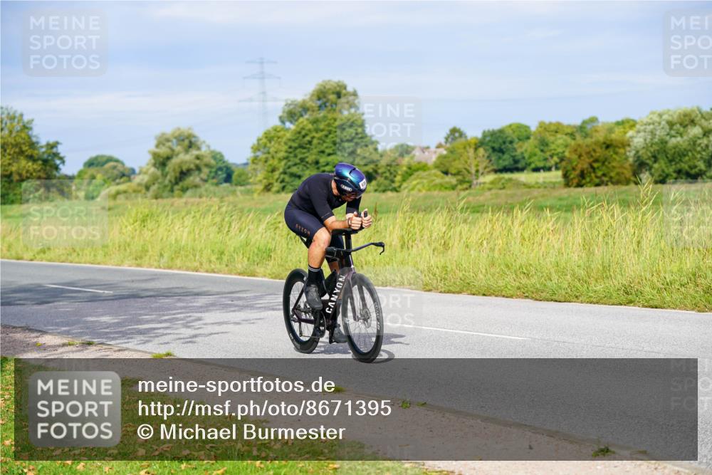 31.08.2025 - Elbe Triathlon Hamburg Michael Burmester http://msf.ph/oto/8671395 31.08.2025 10:02:54 Radfahren 428, 638, 682, 727, 739, 803, 912 meine-sportfotos.de