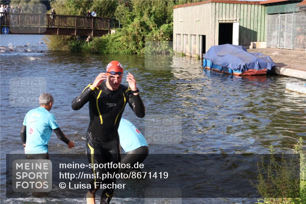 31.08.2025 - Elbe Triathlon Hamburg Luisa Fischer http://msf.ph/oto/8671419 31.08.2025 08:30:42 Schwimmen 191, 230 meine-sportfotos.de