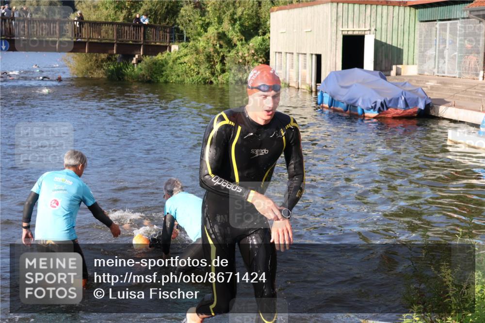 31.08.2025 - Elbe Triathlon Hamburg Luisa Fischer http://msf.ph/oto/8671424 31.08.2025 08:30:42 Schwimmen 191, 230 meine-sportfotos.de