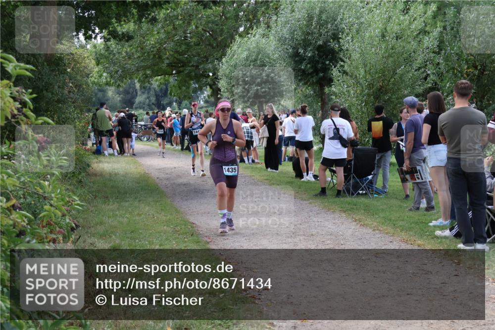 31.08.2025 - Elbe Triathlon Hamburg Luisa Fischer http://msf.ph/oto/8671434 31.08.2025 11:56:42 Laufen 144, 1435 meine-sportfotos.de