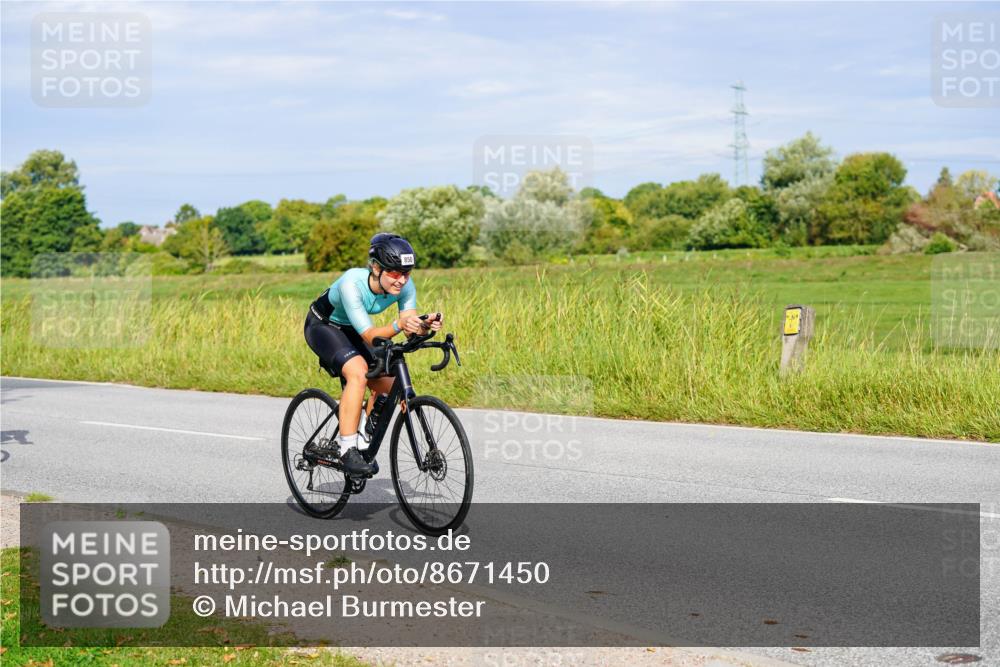 31.08.2025 - Elbe Triathlon Hamburg Michael Burmester http://msf.ph/oto/8671450 31.08.2025 10:03:01 Radfahren 428, 495, 588, 618, 696, 739, 834, 850 meine-sportfotos.de
