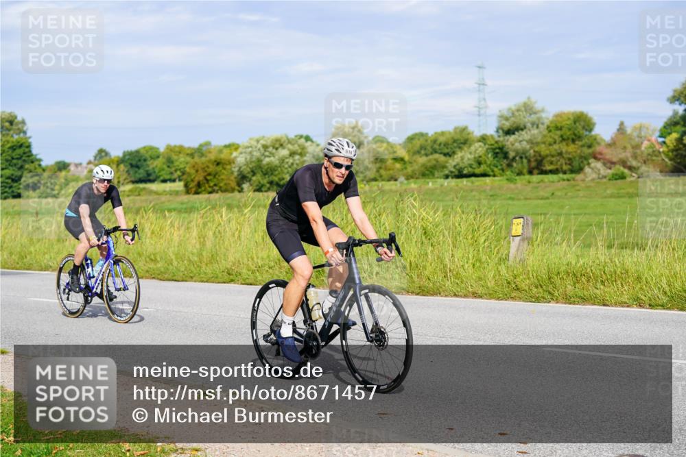 31.08.2025 - Elbe Triathlon Hamburg Michael Burmester http://msf.ph/oto/8671457 31.08.2025 10:03:02 Radfahren 428, 495, 515, 588, 618, 696, 739, 777, 834, 850 meine-sportfotos.de