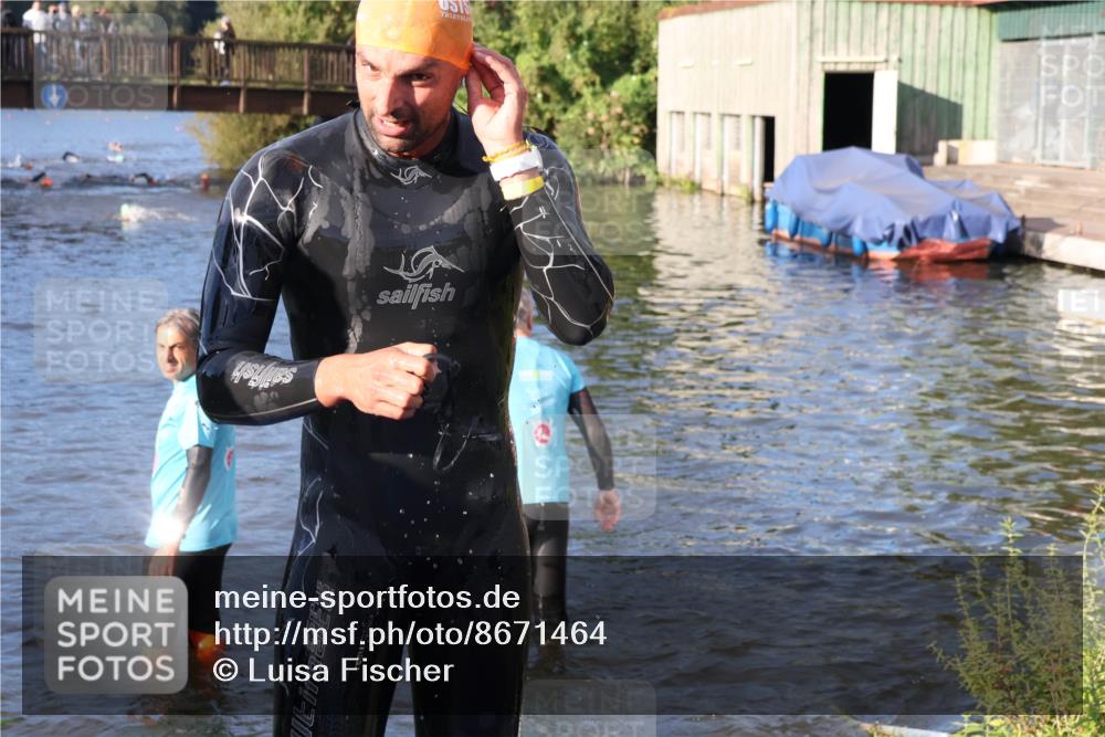 31.08.2025 - Elbe Triathlon Hamburg Luisa Fischer http://msf.ph/oto/8671464 31.08.2025 08:30:48 Schwimmen 230 meine-sportfotos.de