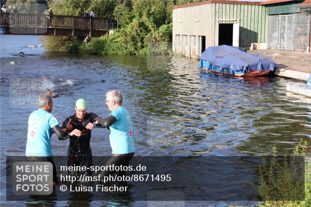 31.08.2025 - Elbe Triathlon Hamburg Luisa Fischer http://msf.ph/oto/8671495 31.08.2025 08:31:20 Schwimmen 219 meine-sportfotos.de