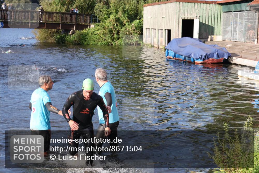 31.08.2025 - Elbe Triathlon Hamburg Luisa Fischer http://msf.ph/oto/8671504 31.08.2025 08:31:21 Schwimmen 219 meine-sportfotos.de