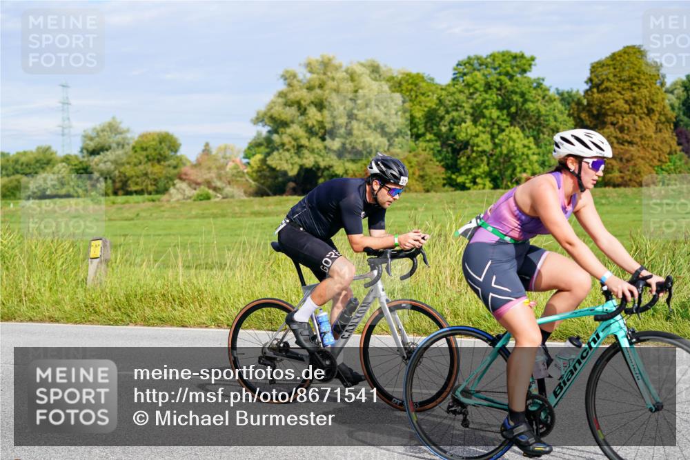31.08.2025 - Elbe Triathlon Hamburg Michael Burmester http://msf.ph/oto/8671541 31.08.2025 10:03:09 Radfahren 515, 588, 674, 760, 777, 828, 834 meine-sportfotos.de