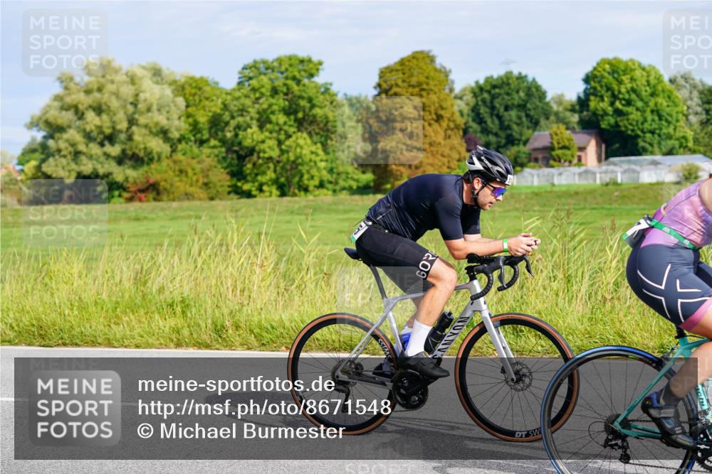 31.08.2025 - Elbe Triathlon Hamburg Michael Burmester http://msf.ph/oto/8671548 31.08.2025 10:03:09 Radfahren 515, 588, 674, 760, 777, 828, 834 meine-sportfotos.de