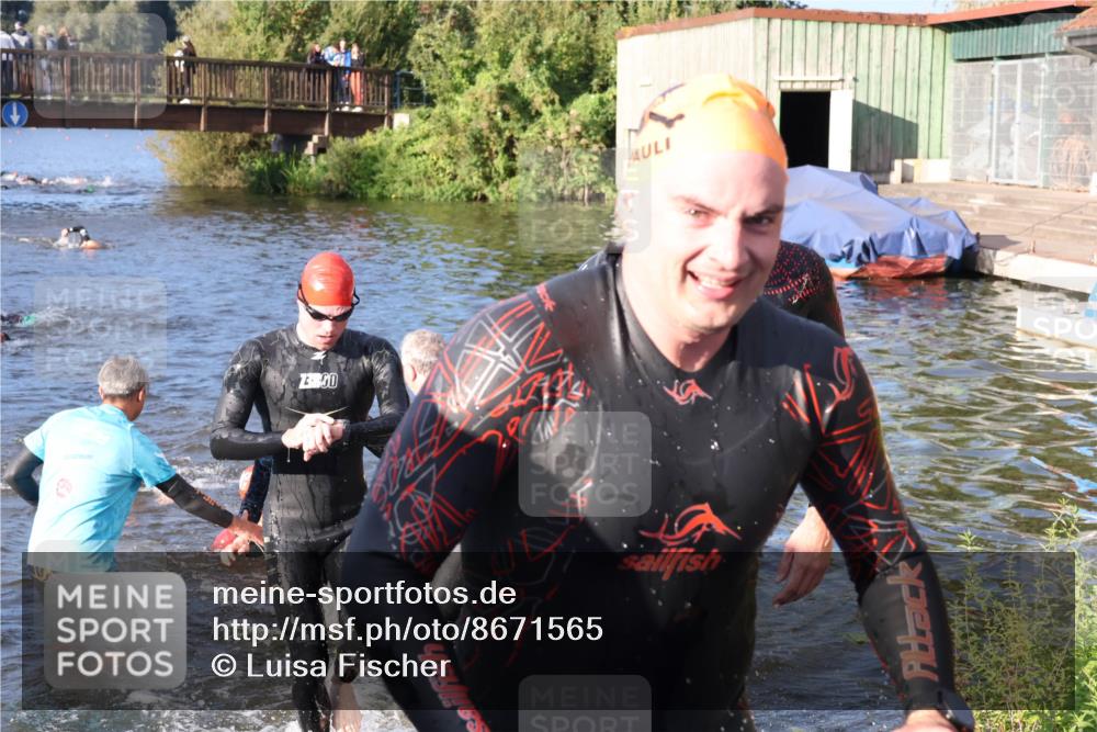 31.08.2025 - Elbe Triathlon Hamburg Luisa Fischer http://msf.ph/oto/8671565 31.08.2025 08:31:39 Schwimmen 169, 180, 189, 207, 208, 211, 227 meine-sportfotos.de