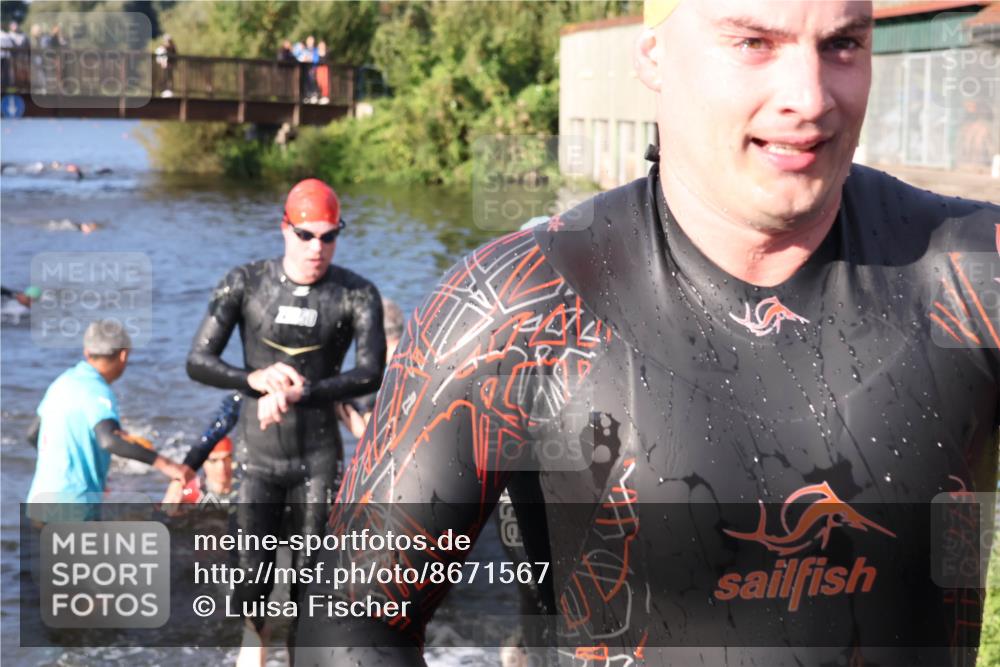 31.08.2025 - Elbe Triathlon Hamburg Luisa Fischer http://msf.ph/oto/8671567 31.08.2025 08:31:39 Schwimmen 169, 180, 189, 207, 208, 211, 227 meine-sportfotos.de