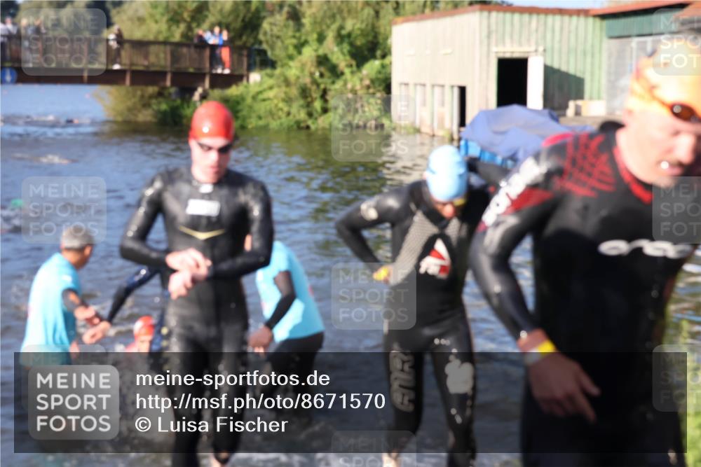 31.08.2025 - Elbe Triathlon Hamburg Luisa Fischer http://msf.ph/oto/8671570 31.08.2025 08:31:39 Schwimmen 169, 180, 189, 207, 208, 211, 227 meine-sportfotos.de