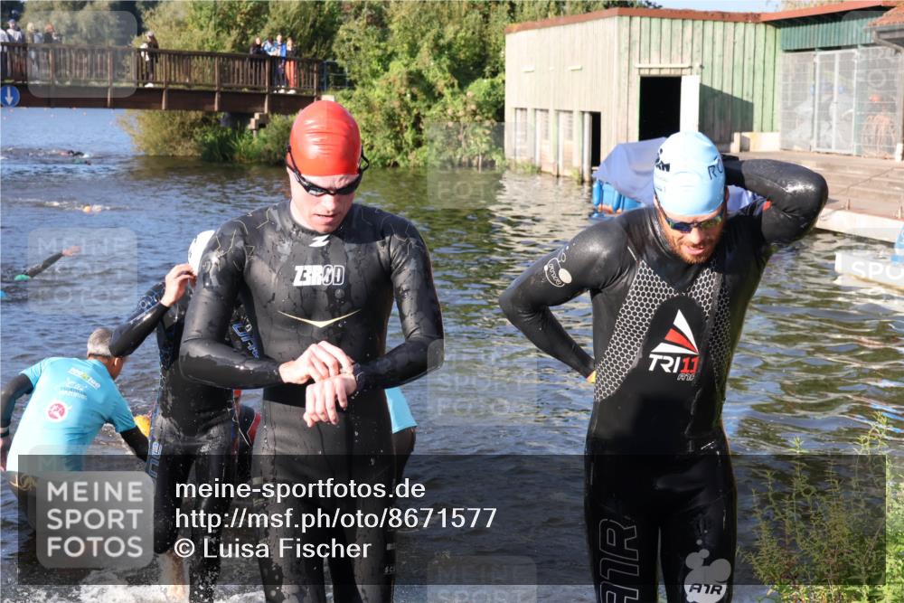 31.08.2025 - Elbe Triathlon Hamburg Luisa Fischer http://msf.ph/oto/8671577 31.08.2025 08:31:40 Schwimmen 169, 180, 189, 207, 208, 211, 227 meine-sportfotos.de