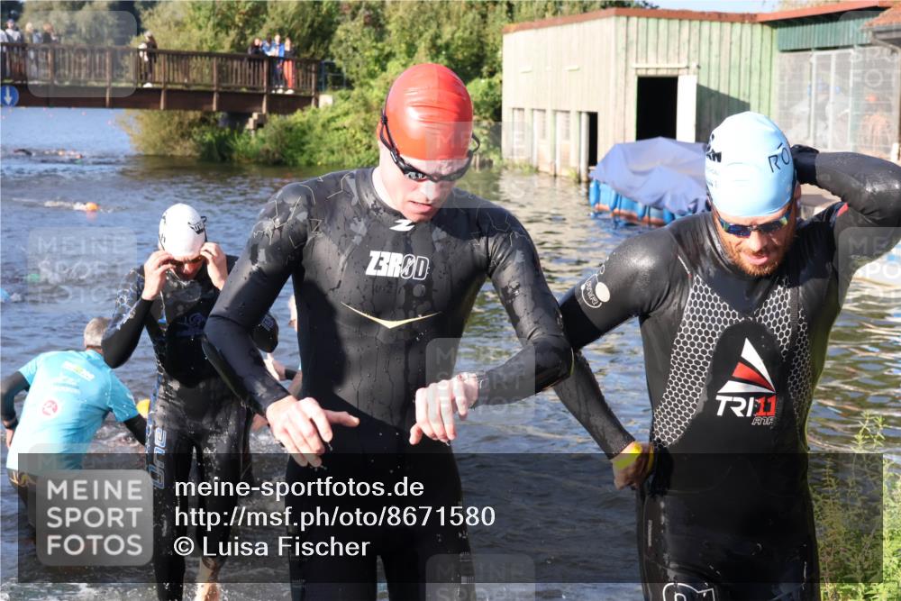 31.08.2025 - Elbe Triathlon Hamburg Luisa Fischer http://msf.ph/oto/8671580 31.08.2025 08:31:40 Schwimmen 169, 180, 189, 207, 208, 211, 227 meine-sportfotos.de