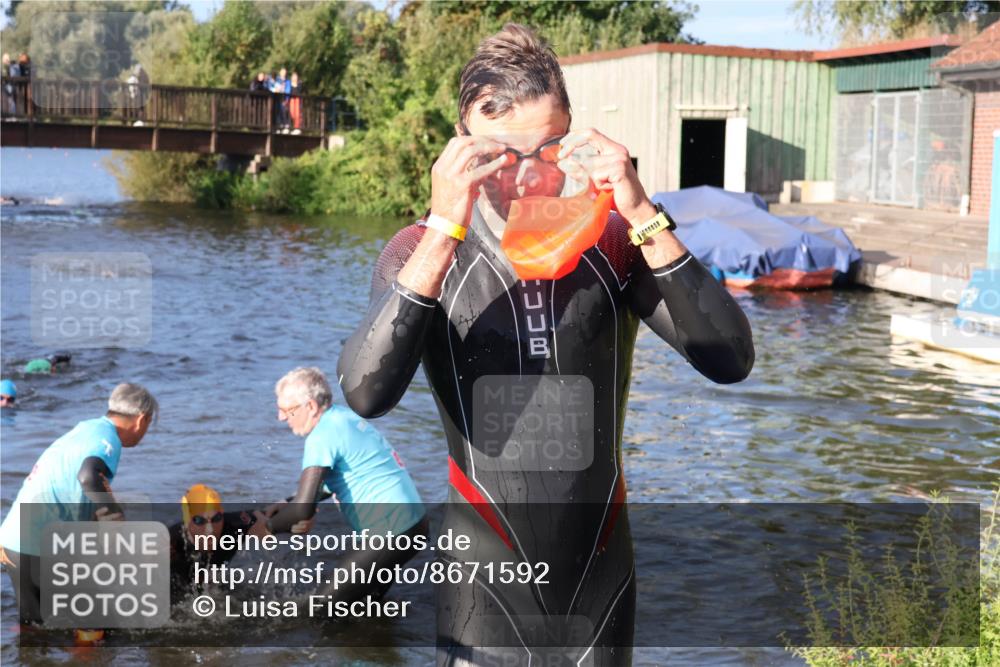 31.08.2025 - Elbe Triathlon Hamburg Luisa Fischer http://msf.ph/oto/8671592 31.08.2025 08:31:44 Schwimmen 182, 189, 207, 208, 211, 227 meine-sportfotos.de
