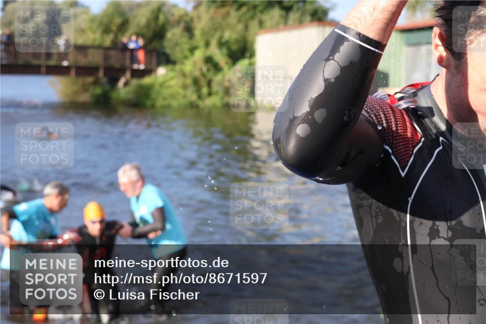 31.08.2025 - Elbe Triathlon Hamburg Luisa Fischer http://msf.ph/oto/8671597 31.08.2025 08:31:44 Schwimmen 182, 189, 207, 208, 211, 227 meine-sportfotos.de