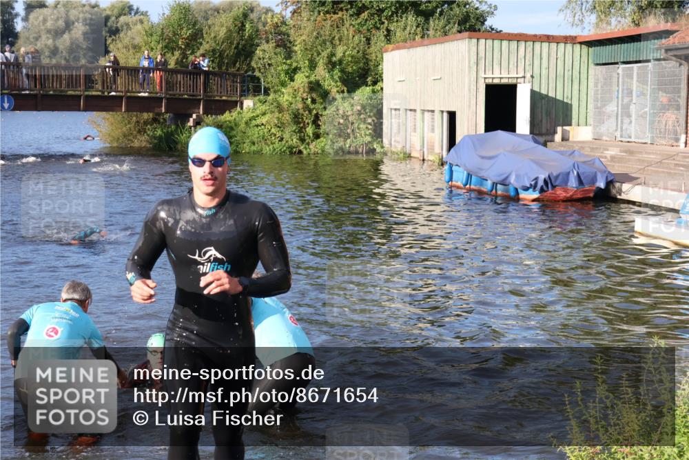 31.08.2025 - Elbe Triathlon Hamburg Luisa Fischer http://msf.ph/oto/8671654 31.08.2025 08:31:54 Schwimmen 182, 216 meine-sportfotos.de