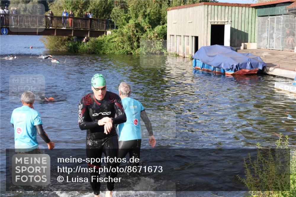 31.08.2025 - Elbe Triathlon Hamburg Luisa Fischer http://msf.ph/oto/8671673 31.08.2025 08:31:57 Schwimmen 182, 216 meine-sportfotos.de